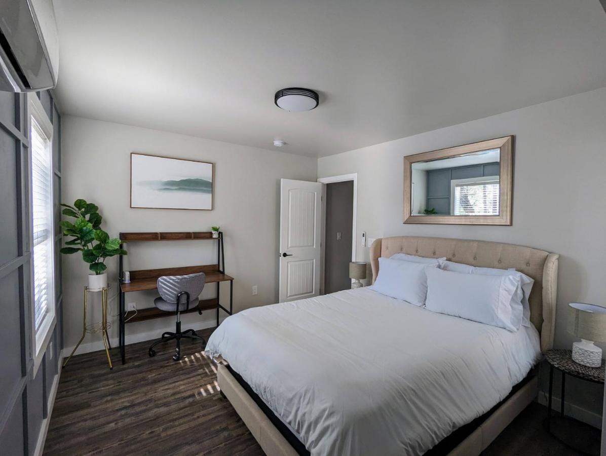 Hillside Hangout 3Bd/2Ba, Elevated Deck Sunsets 派托普湖畔 外观 照片
