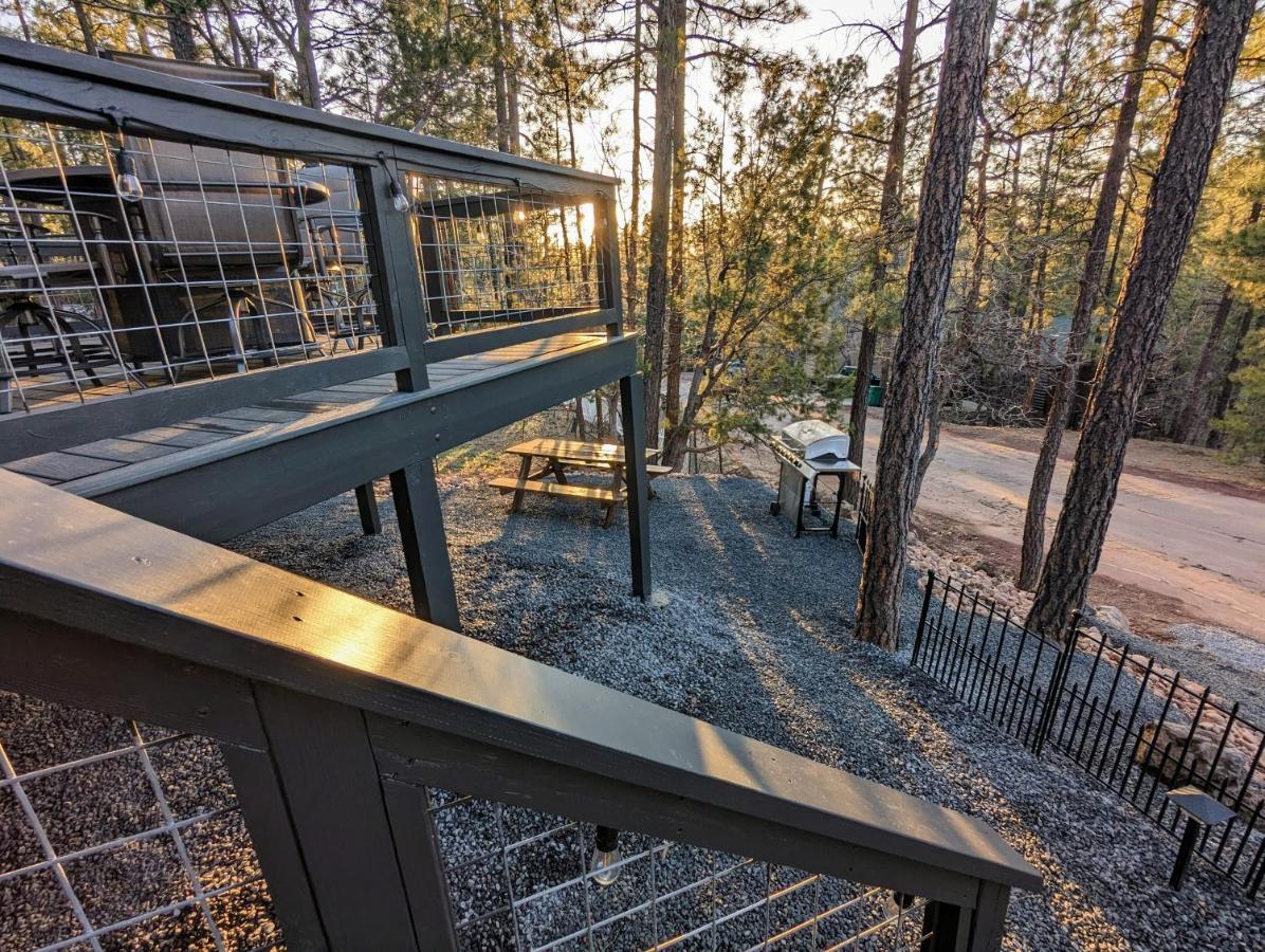 Hillside Hangout 3Bd/2Ba, Elevated Deck Sunsets 派托普湖畔 外观 照片