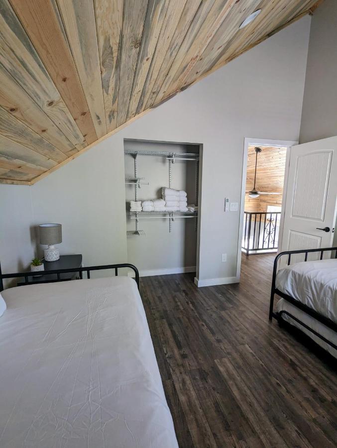 Hillside Hangout 3Bd/2Ba, Elevated Deck Sunsets 派托普湖畔 外观 照片